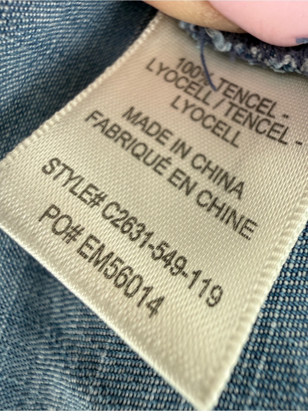 Cloth & Stone Split-Back Chambray Button down Top - Picture 7 of 8